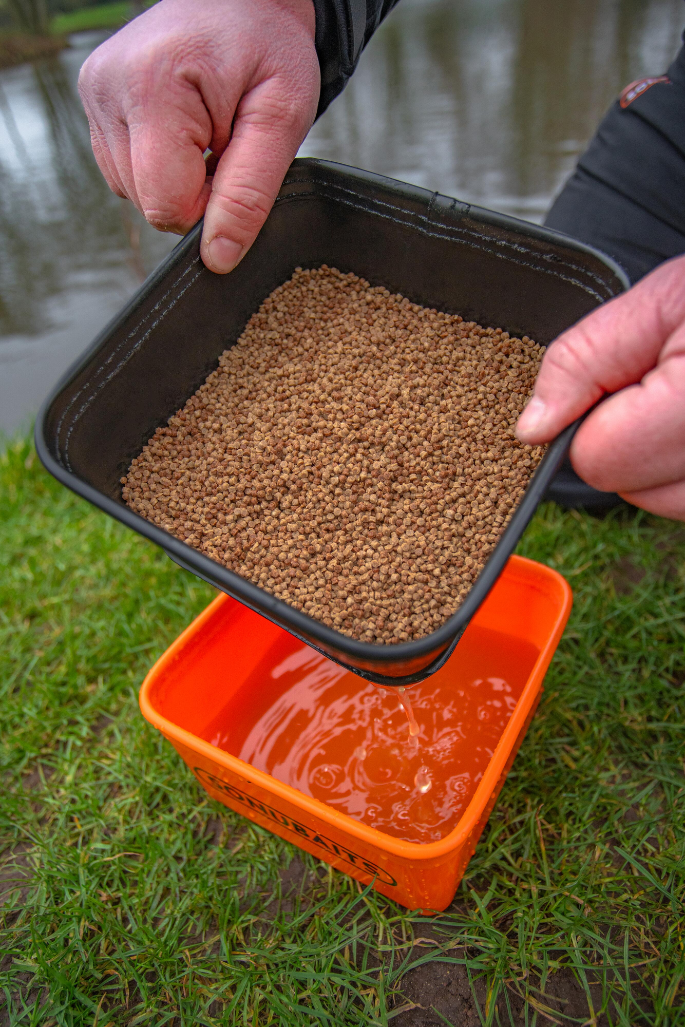 EVA Bait Tub & Strainer Set